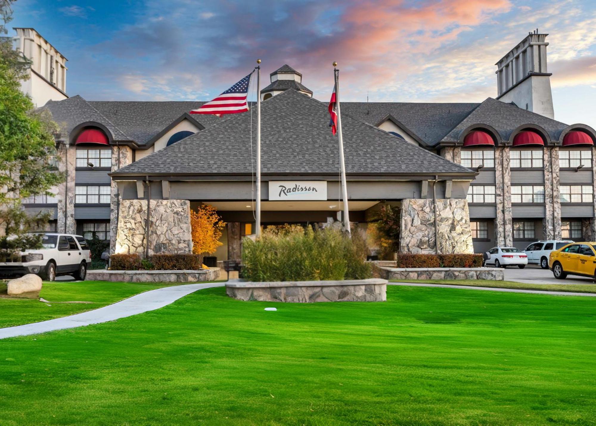 Radisson Hotel Salt Lake City Airport Екстериор снимка